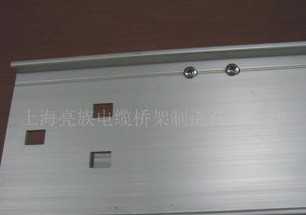鍍鋅金屬橋架有著什么優(yōu)勢(shì)？